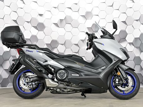 2021 Yamaha TMAX, серый, 1049000 рублей, вид 3