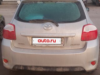 2012 Toyota Auris I Рестайлинг, серебристый, 1100000 рублей, вид 2