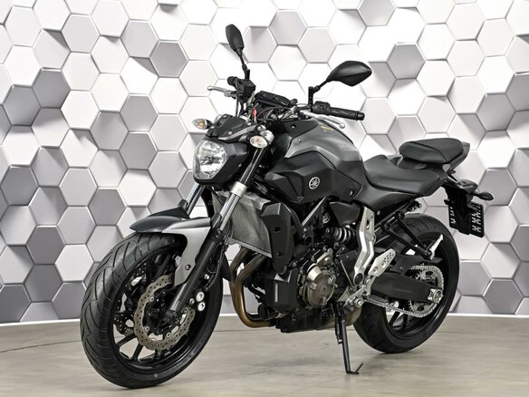 2015 Yamaha MT-07 (FZ-07), серый, 695000 рублей - вид 1