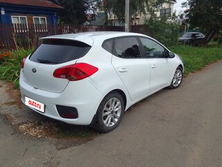 2015 Kia Ceed II Рестайлинг, белый, 750000 рублей, вид 2
