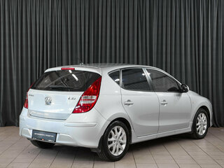 2010 Hyundai i30 I Рестайлинг, серебристый, 520000 рублей, вид 4