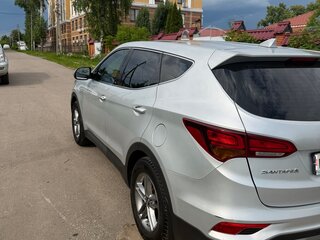 2018 Hyundai Santa Fe III Рестайлинг, серебристый, 2100000 рублей, вид 3