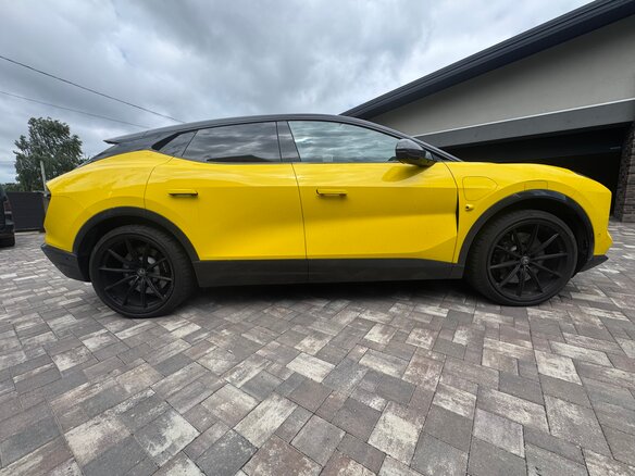 2023 Lotus Eletre R, жёлтый - вид 2