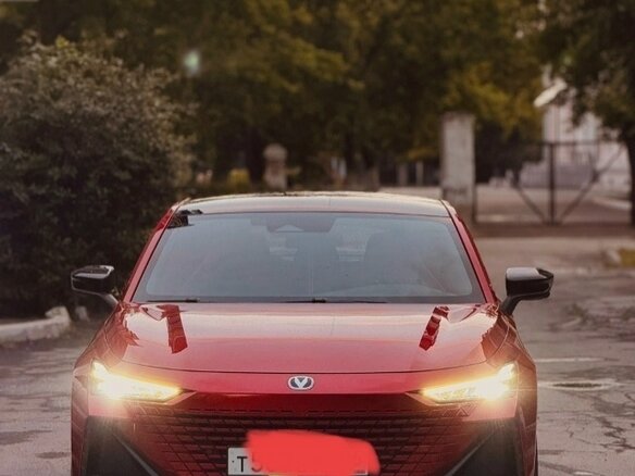 2023 Changan UNI-V I, красный, 2200000 рублей - вид 1