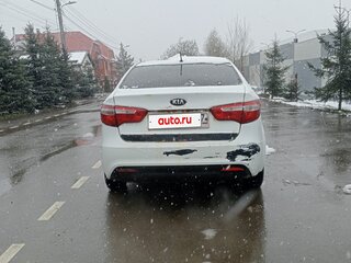 2014 Kia Rio 6-speed III, белый, 400000 рублей, вид 3