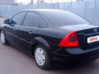 2011 Ford Focus II Рестайлинг, чёрный, 610000 рублей, вид 5