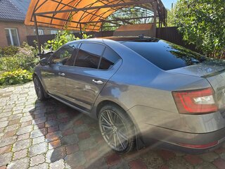 2018 Skoda Octavia III (A7) Рестайлинг, серый, 1950000 рублей, вид 3
