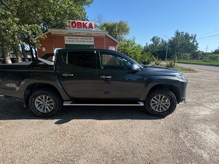 2020 Mitsubishi L200 V Рестайлинг, серый, 3000000 рублей, вид 2