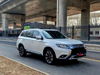 2020 Mitsubishi Outlander III Рестайлинг 3, белый, 1780004 рублей, вид 3