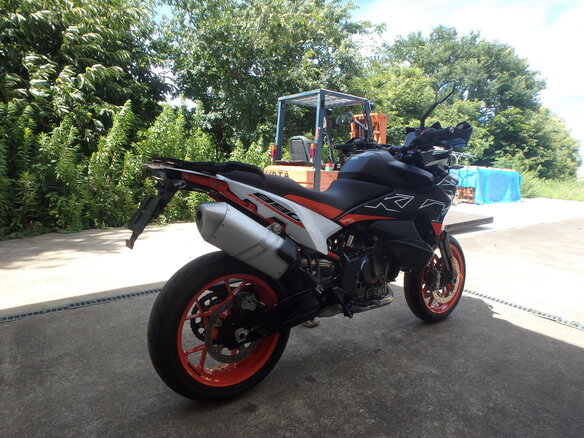2023 KTM 890 SMT, чёрный, 1200000 рублей - вид 6