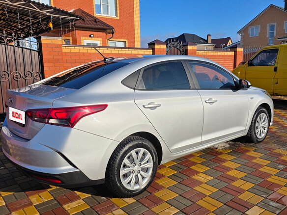 2020 Hyundai Solaris II Рестайлинг, серый, 1575000 рублей - вид 3