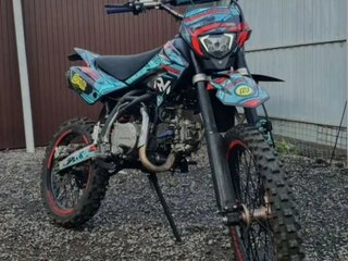 Regulmoto Seven Medalist 150E