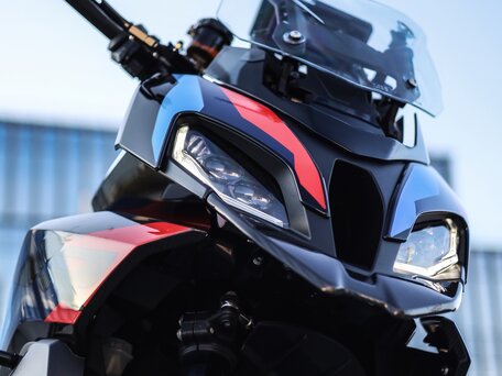 2025 BMW M 1000 XR, чёрный, 2780000 рублей, вид 4