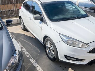 2015 Ford Focus III Рестайлинг, белый, 700000 рублей, вид 1