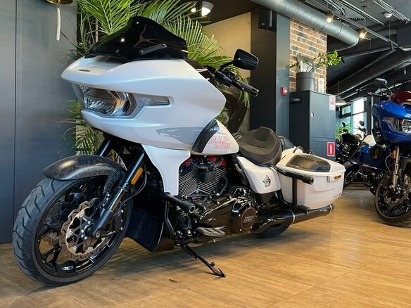 2024 Harley-Davidson CVO Road Glide ST, белый, 4900000 рублей - вид 14
