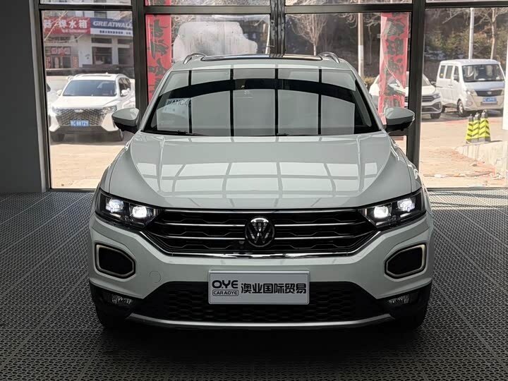 Открыть фотографии: Volkswagen T-Roc I (China Market)