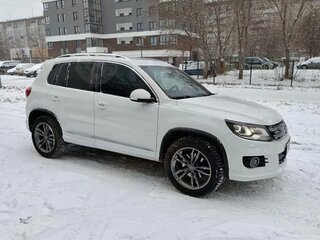 2013 Volkswagen Tiguan I Рестайлинг, белый, 2000000 рублей, вид 3