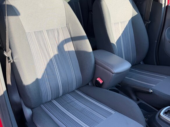2009 Ford Fiesta Mk6, красный - вид 17