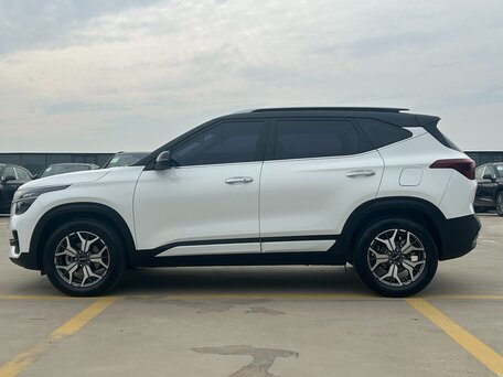 2022 Kia KX3, белый, 1973000 рублей, вид 2