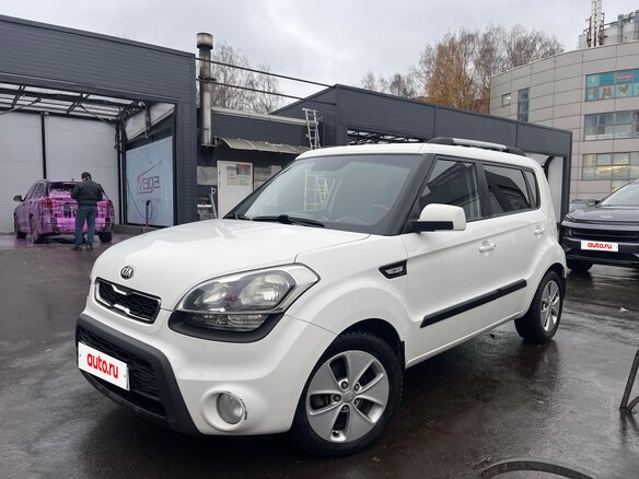 2013 Kia Soul I Рестайлинг, белый, 980000 рублей