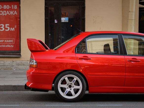 2004 Mitsubishi Lancer Evolution VIII, красный, 2800000 рублей - вид 2