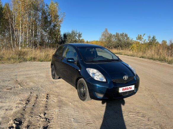 2010 Toyota Yaris III, синий, 420000 рублей - вид 4
