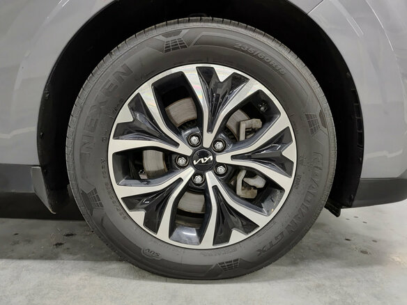 2023 Kia Carnival IV, серый, 3699000 рублей - вид 17
