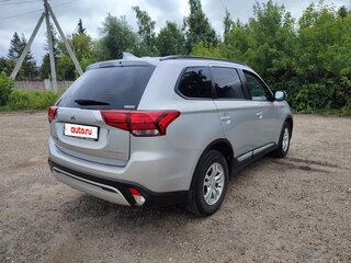 2022 Mitsubishi Outlander III Рестайлинг 3, серый, 3277000 рублей, вид 5