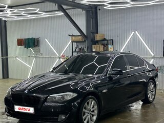 2013 BMW 5 серии 520i VI (F10/F11/F07), чёрный, 1850000 рублей, вид 1