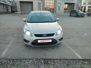 2010 Ford Focus II Рестайлинг, серебристый, 480000 рублей, вид 1