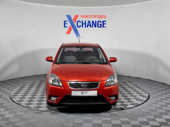 2010 Kia Rio II Рестайлинг, красный - вид 2