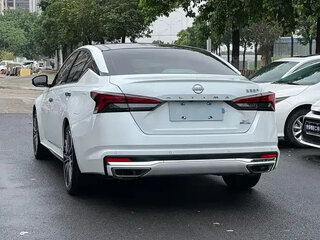 2022 Nissan Altima VI (L34) Рестайлинг, белый, 1650000 рублей, вид 4