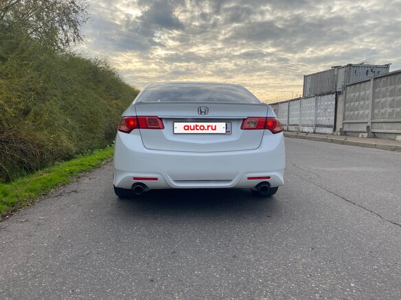 2012 Honda Accord VIII Рестайлинг, белый, 1650000 рублей - вид 3