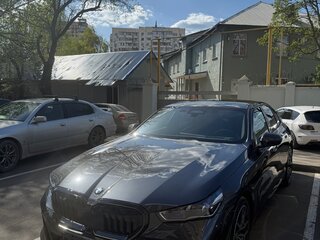 2024 BMW 5 серии 520i VIII (G60/G61/G68), чёрный, 6600000 рублей, вид 1
