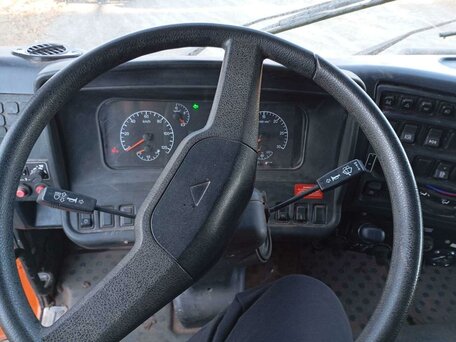 2023 КамАЗ 43118, оранжевый, 7980000 рублей, вид 5