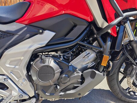 2021 Honda NC 750X, красный, 920000 рублей, вид 5