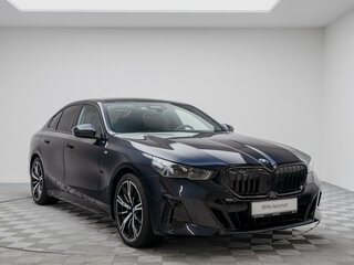 2025 BMW 5 серии 530i xDrive VIII (G60/G61/G68), чёрный, 9790000 рублей, вид 5