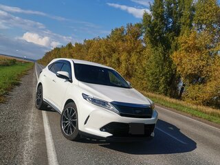 2017 Toyota Harrier III (XU60) Рестайлинг, белый, 3500000 рублей, вид 3