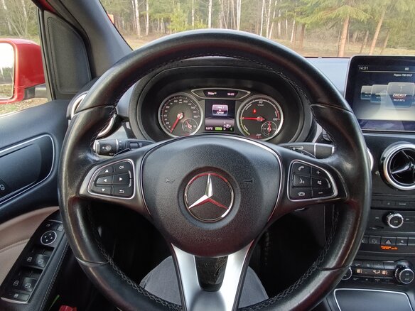 2017 Mercedes-Benz B-Класс 250 e II (W246) Рестайлинг, красный, 1700000 рублей - вид 13