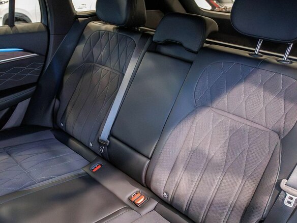 2026 Geely Monjaro I Рестайлинг, белый, 4954990 рублей - вид 7
