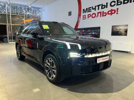Lynk & Co 900