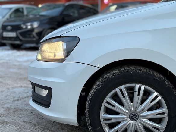 2019 Volkswagen Polo V Рестайлинг, белый, 900000 рублей - вид 28