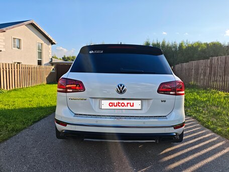 2016 Volkswagen Touareg II Рестайлинг, белый, 2800000 рублей, вид 3
