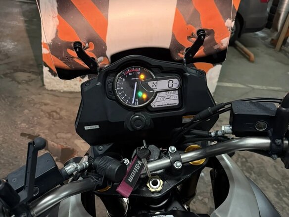 2018 Suzuki V-Strom 1000, чёрный, 800000 рублей - вид 5