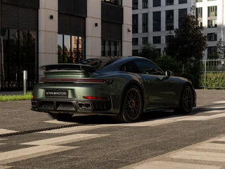 2026 Porsche 911 Turbo S VIII (992) Рестайлинг, зелёный, 37500000 рублей, вид 4
