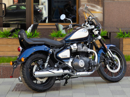2026 Royal Enfield Super Meteor, синий, 783000 рублей, вид 4