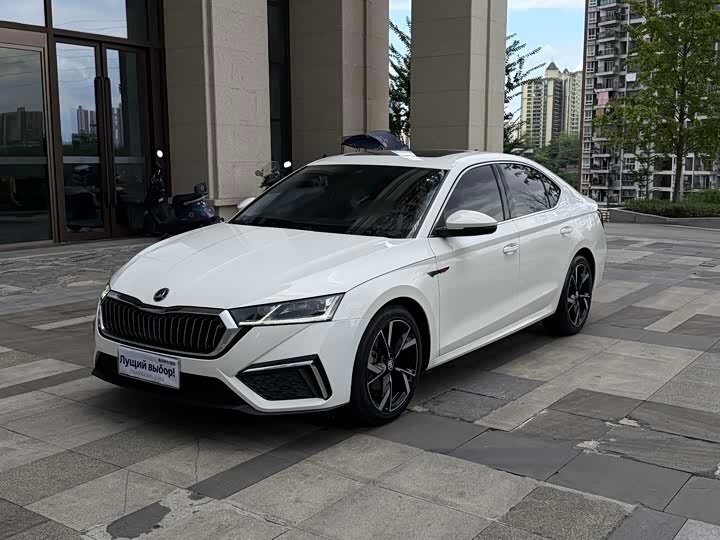 Открыть фотографии: Skoda Octavia IV (A8)