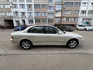 2004 Kia Magentis I Рестайлинг, белый, 610000 рублей, вид 3
