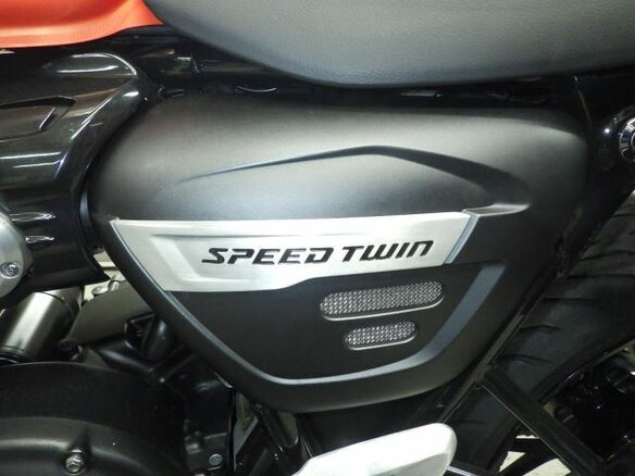 2023 Triumph Speed Twin, оранжевый, 1000000 рублей - вид 7