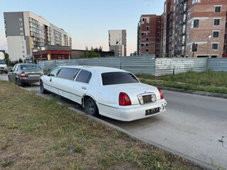 1999 Lincoln Town Car III, белый, 250000 рублей, вид 3